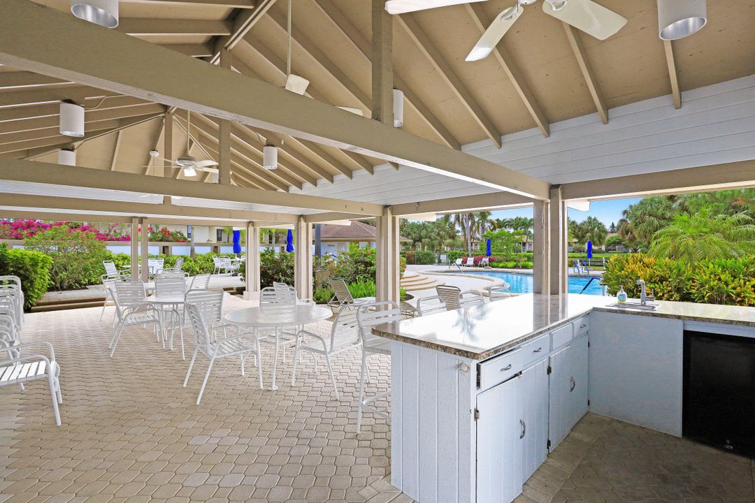 544 Retreat Dr #201, Naples, FL 34110