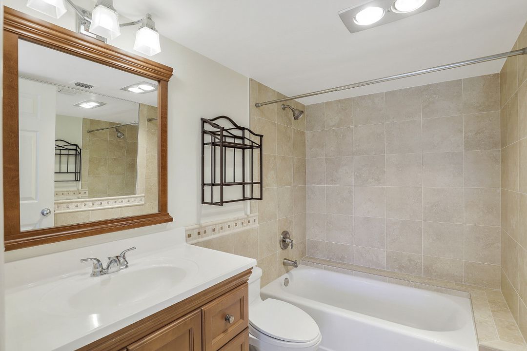 1900 Gulf Shore Blvd N #201, Naples, FL 34102