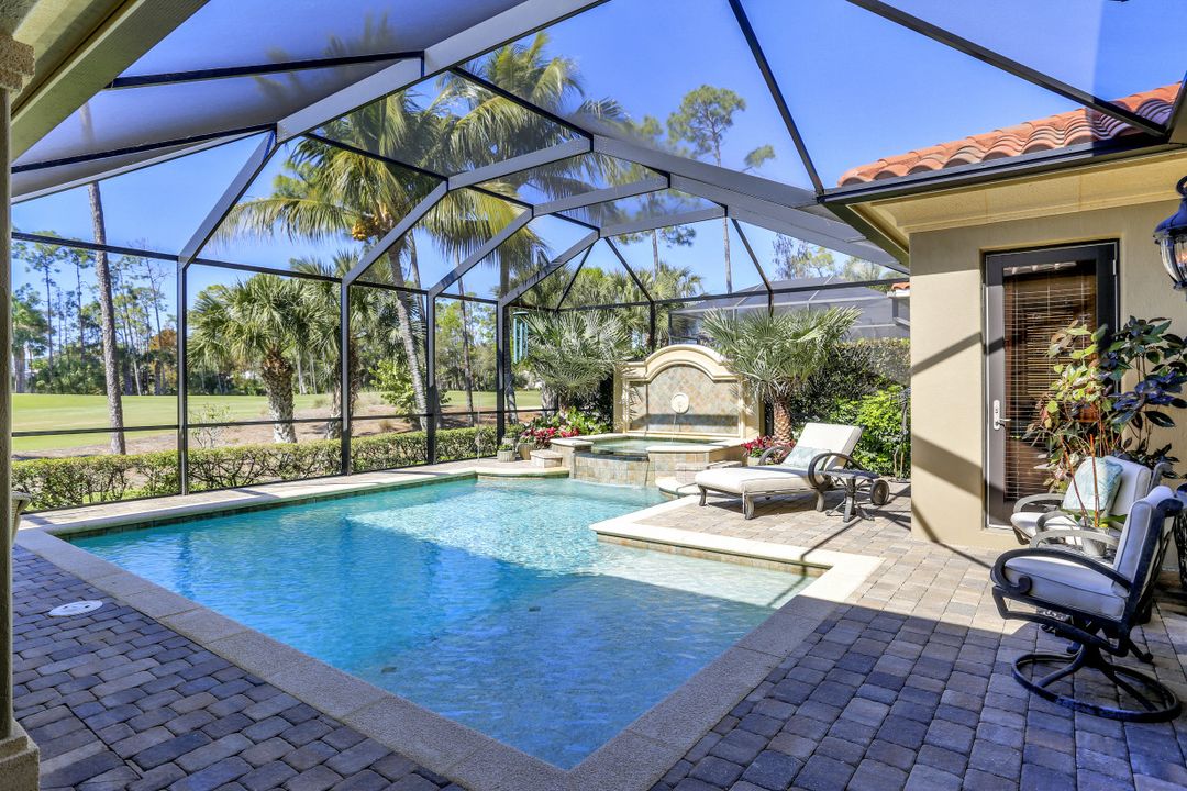2911 Tiburon Blvd E, Naples, FL 34109