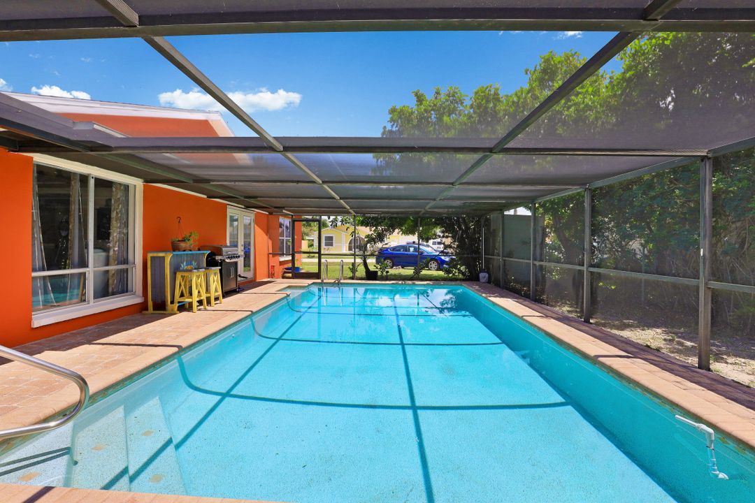 977 Hearty St, North Fort Myers, FL 33903