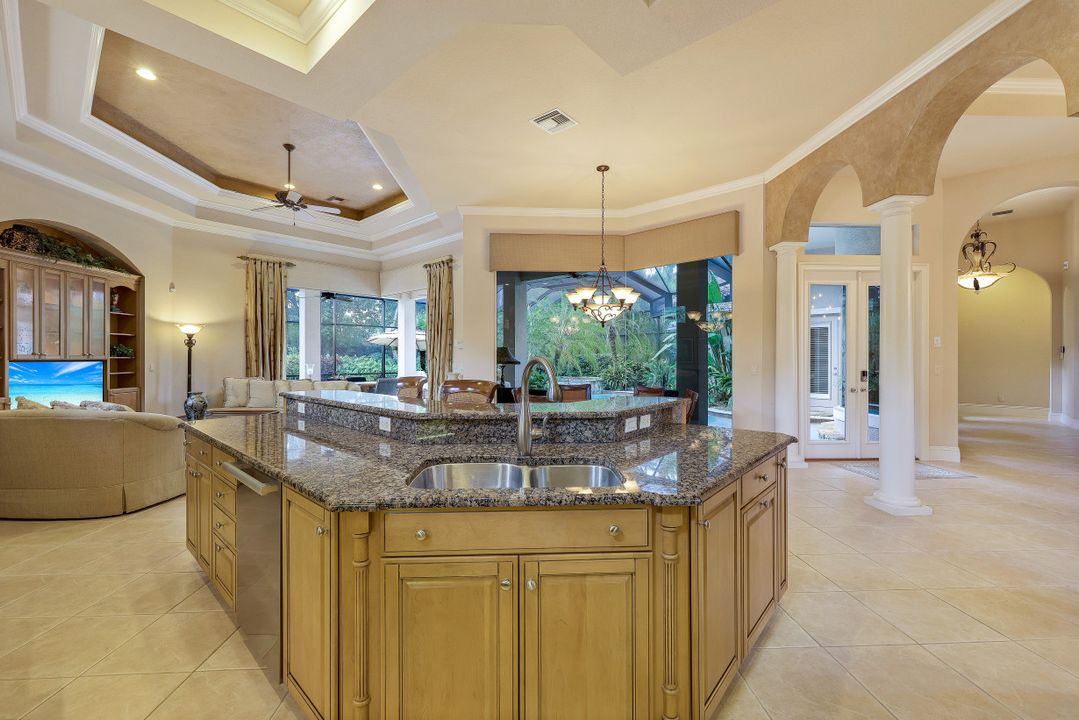 18600 Verona Lago Dr, Miromar Lakes, FL 33913