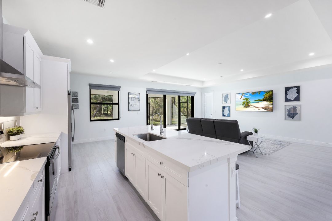 1030 22nd Ave NE, Naples, FL 34120