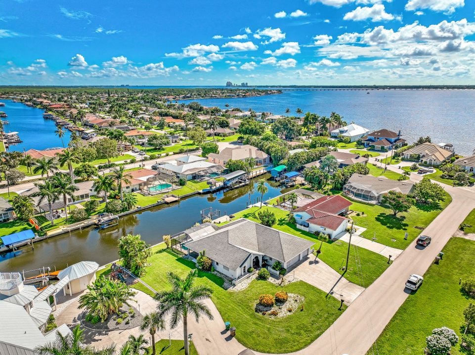 2215 SE 31st St, Cape Coral, FL 33904
