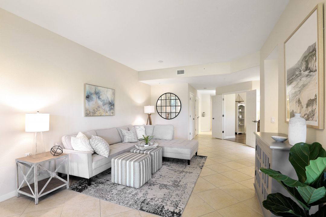 6693 Alden Woods Cir #101, Naples, FL 34113