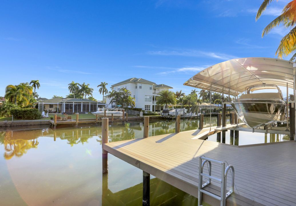 172 Seabreeze Ave, Naples, FL 34108