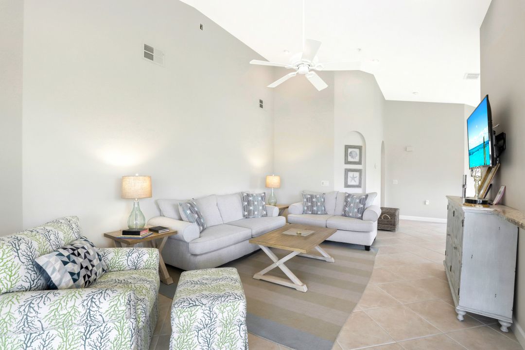 3062 Driftwood Way #4302, Naples, FL 34109