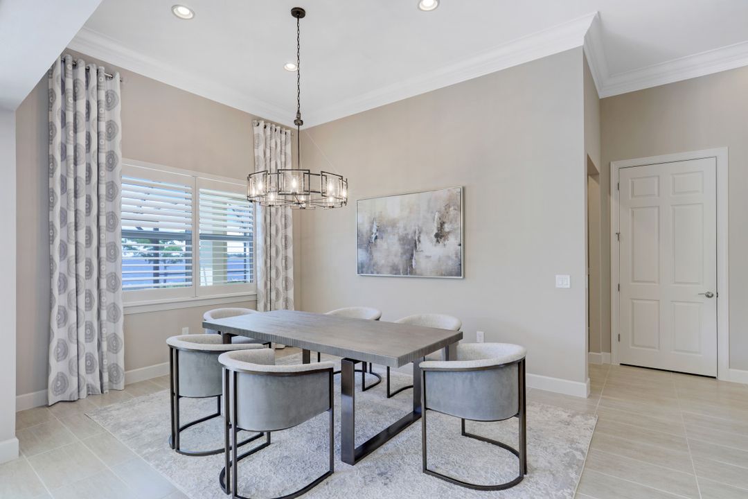 9273 Quarry Dr, Naples, FL 34120