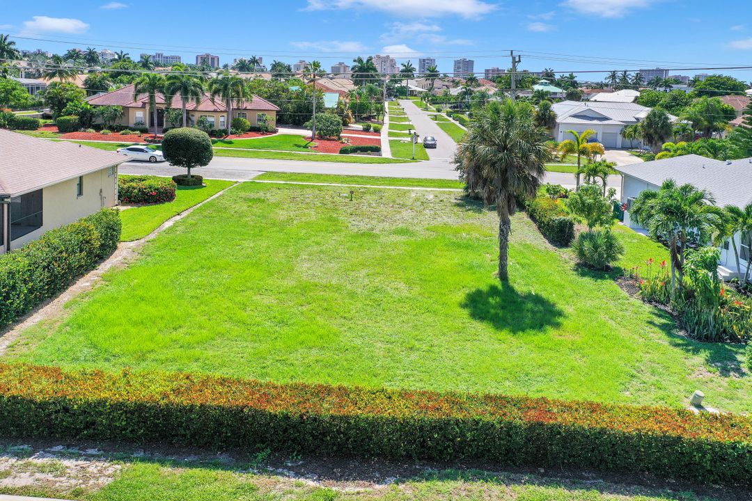 307 S Heathwood Dr, Marco Island, FL 34145