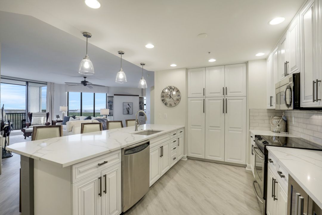 5781 Cape Harbour Dr #1009, Cape Coral, FL 33914