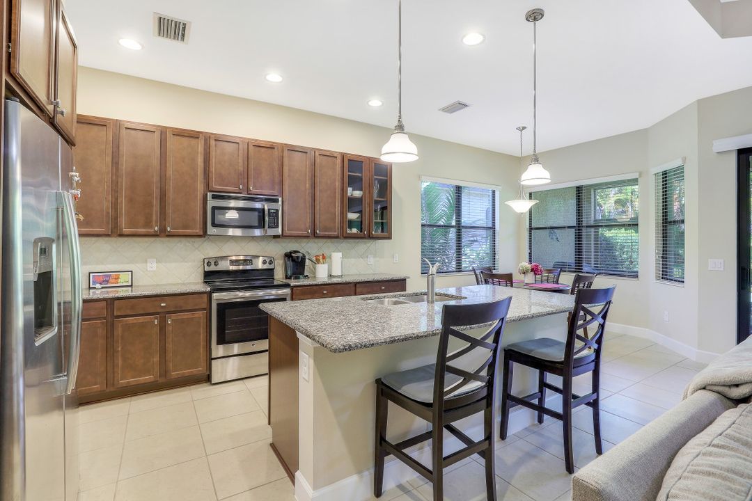 9247 Isla Bella Cir, Bonita Springs, FL 34135