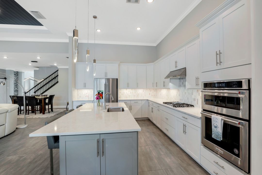 19264 Aqua Shore Dr, Fort Myers, FL 33913