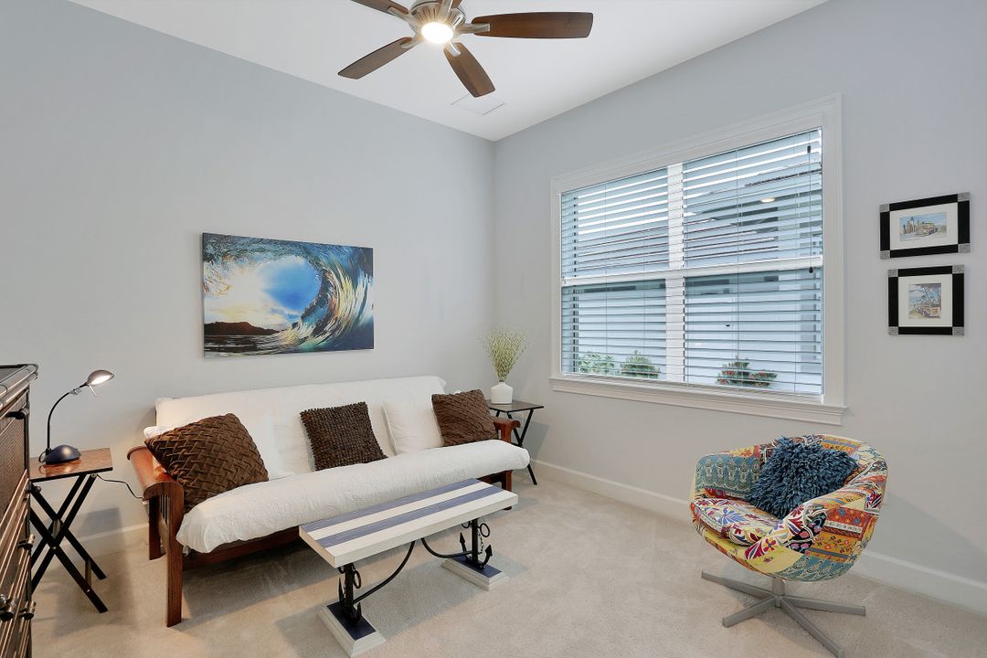 6462 Warwick Ave, Naples, FL 34113