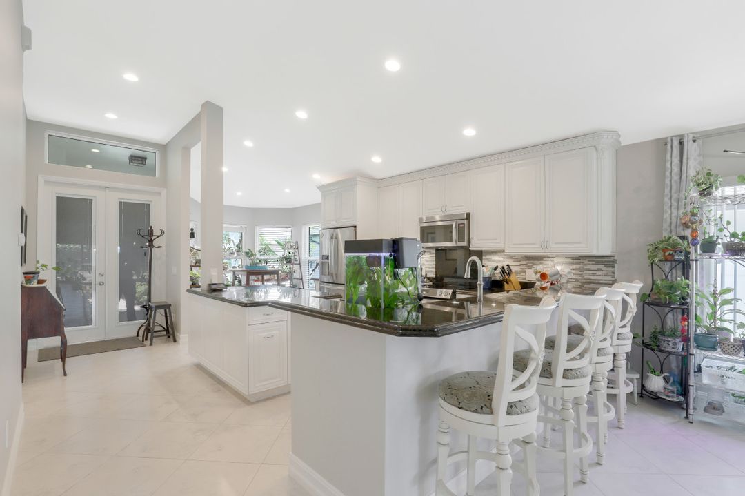 768 101st Ave N, Naples, FL 34108