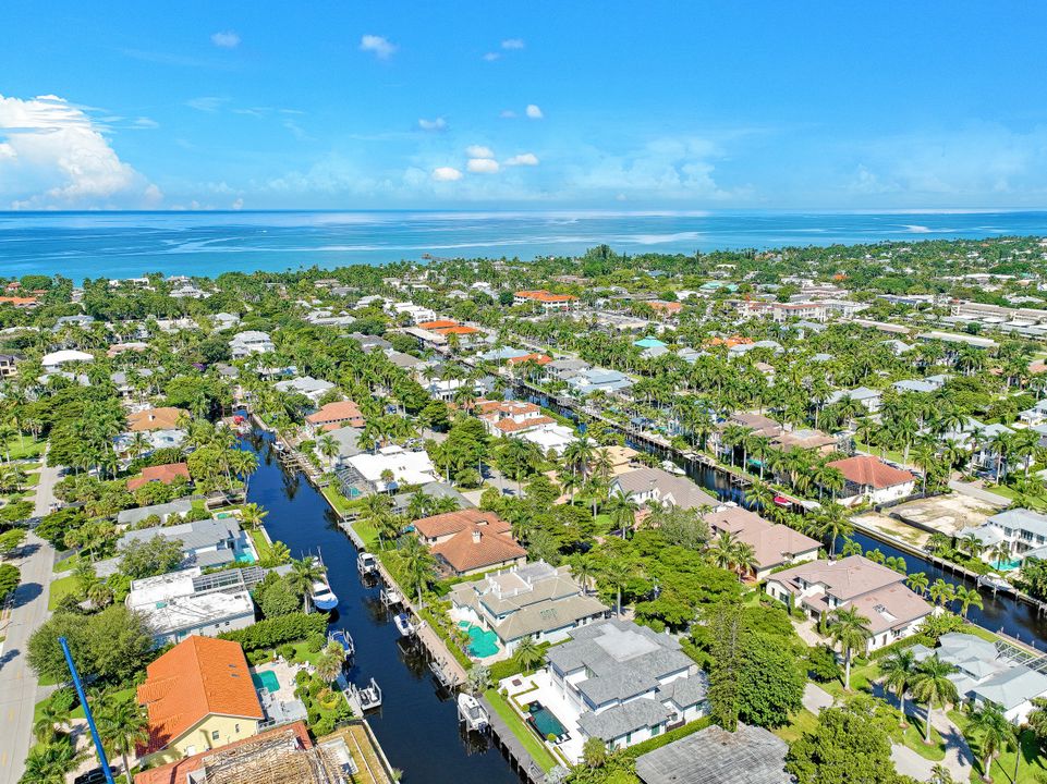 580 15th Ave S, Naples, FL 34102