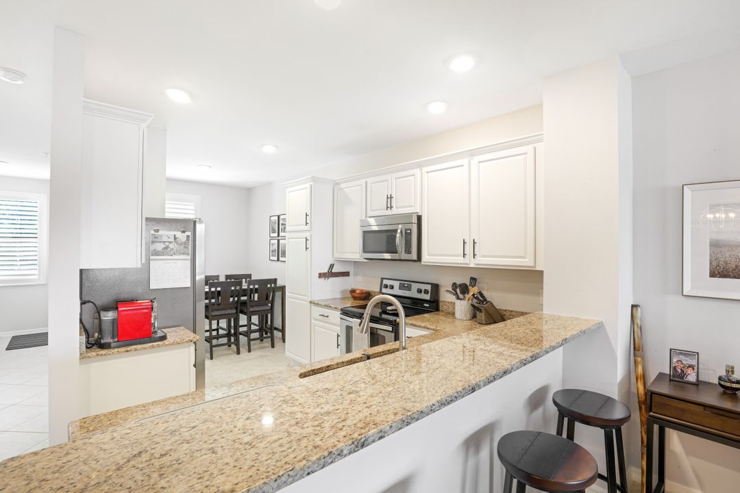 15126 Palmer Lake Cir #103, Naples, FL 34109