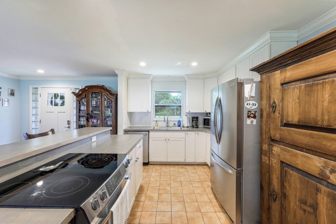 795 25th St SW, Naples, FL 34117