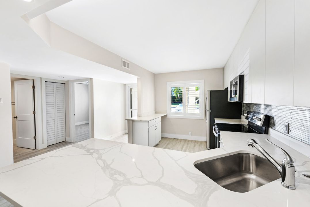 7797 Esmeralda Way #K-102, Naples, FL 34109