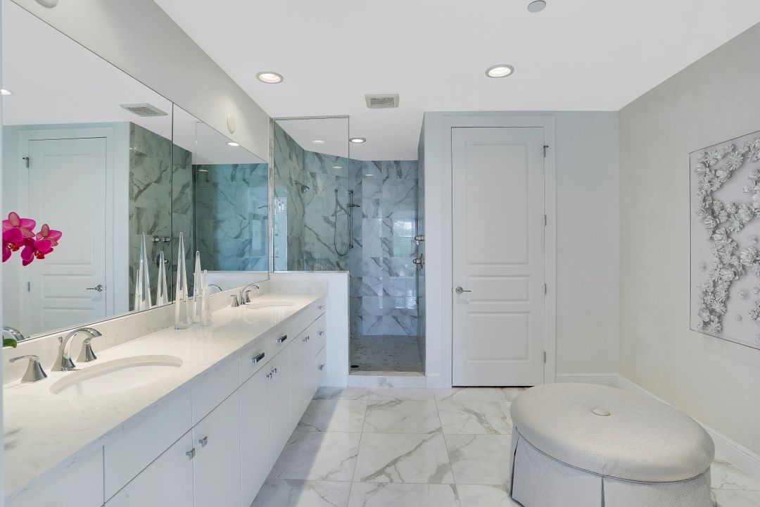 16390 Viansa Way #102, Naples, FL 34110