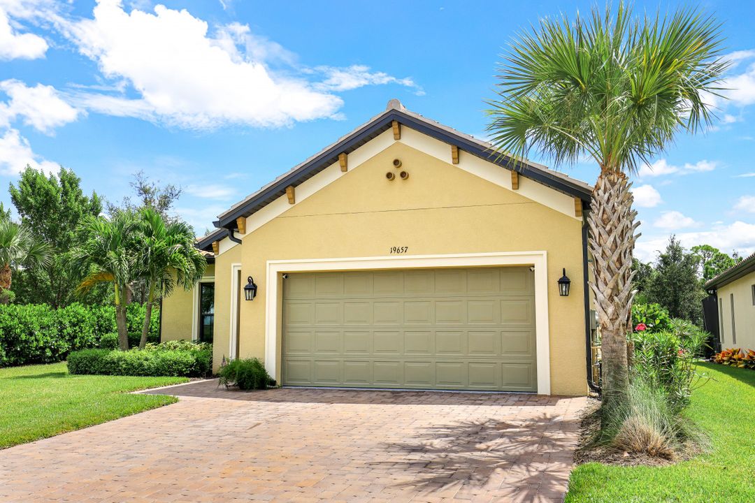 19657 Estero Pointe Ln, Fort Myers, FL 33908