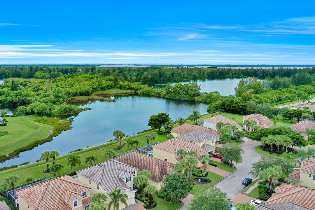 2668 Bellingham Ct, Cape Coral, FL 33991