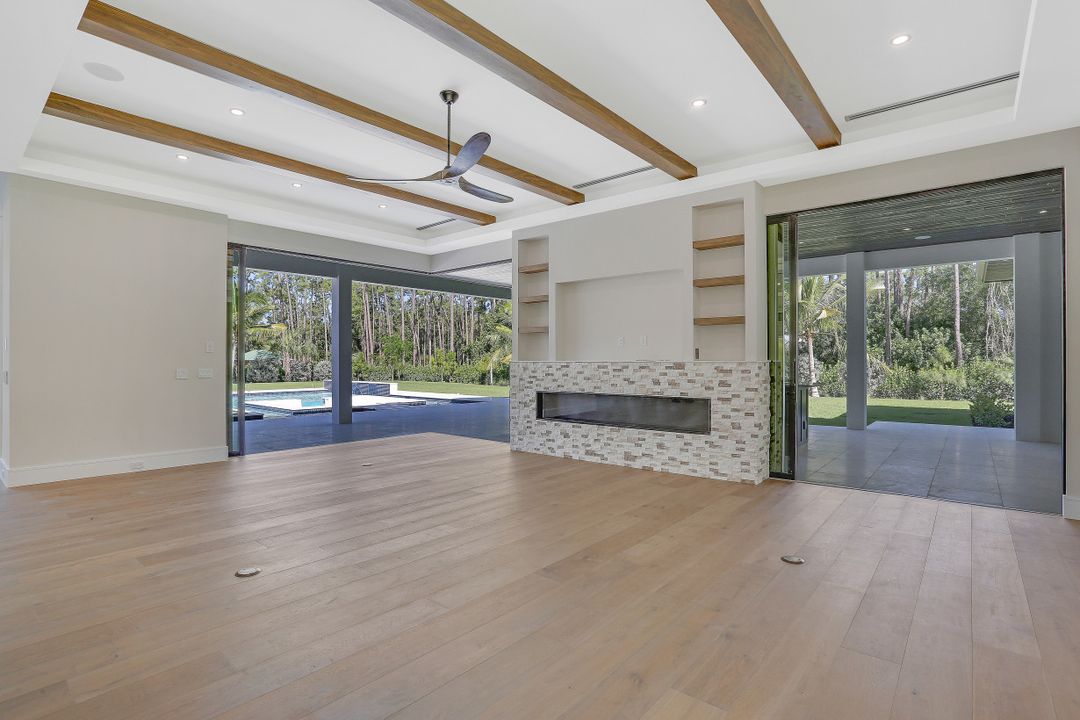 6435 Sable Ridge Ln, Naples, FL 34109