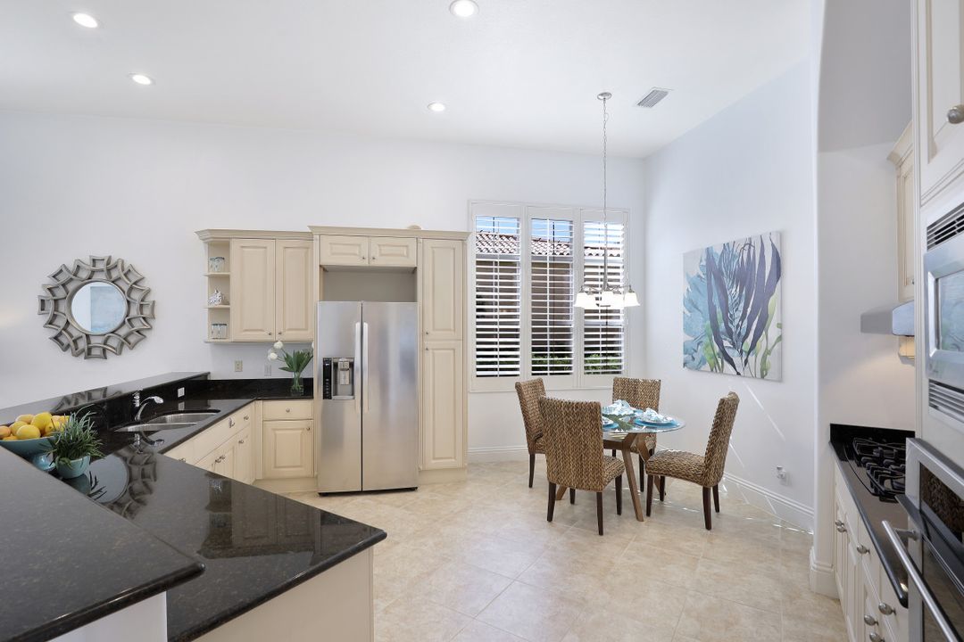 8516 Bellagio Dr, Naples, FL 34114