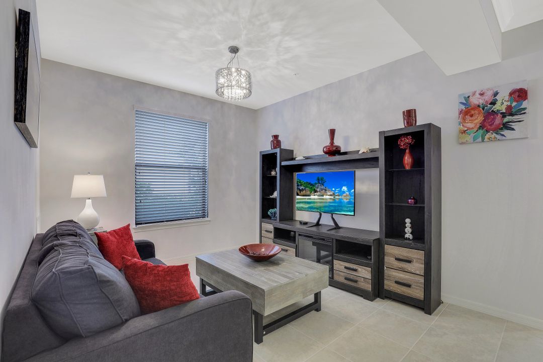 9441 Benvenuto Ct #101, Naples, FL 34119