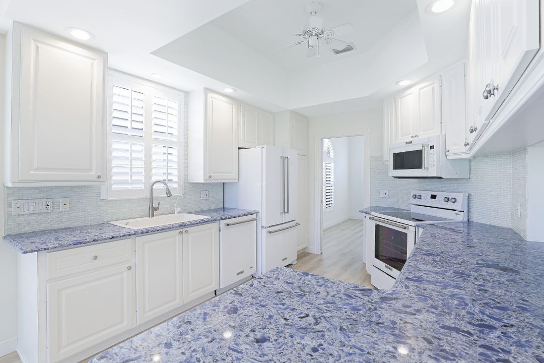 2938 Gilford Way, Naples, FL 34119