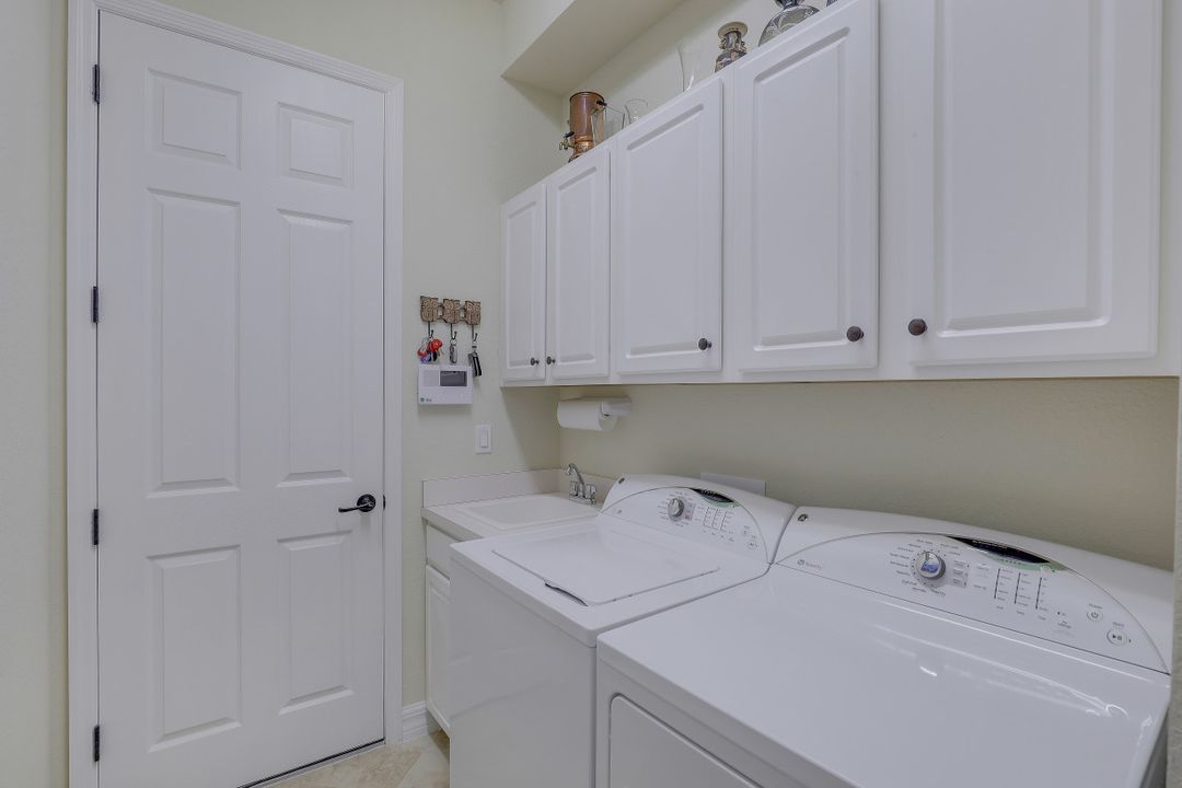 9336 Vercelli Ct, Naples, FL 34113