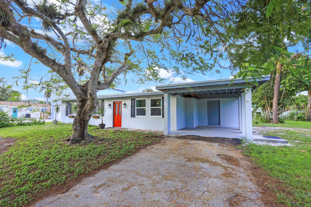 3575 Thomasson Dr, Naples, FL 34112