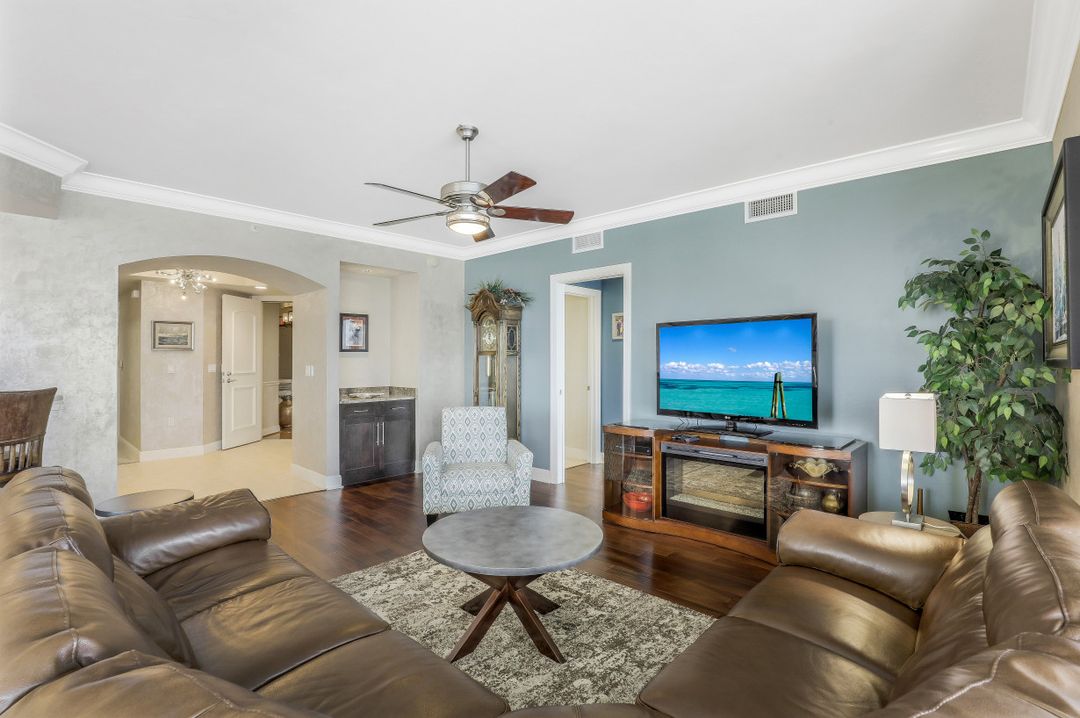 2090 W First St #808, Fort Myers, FL 33901