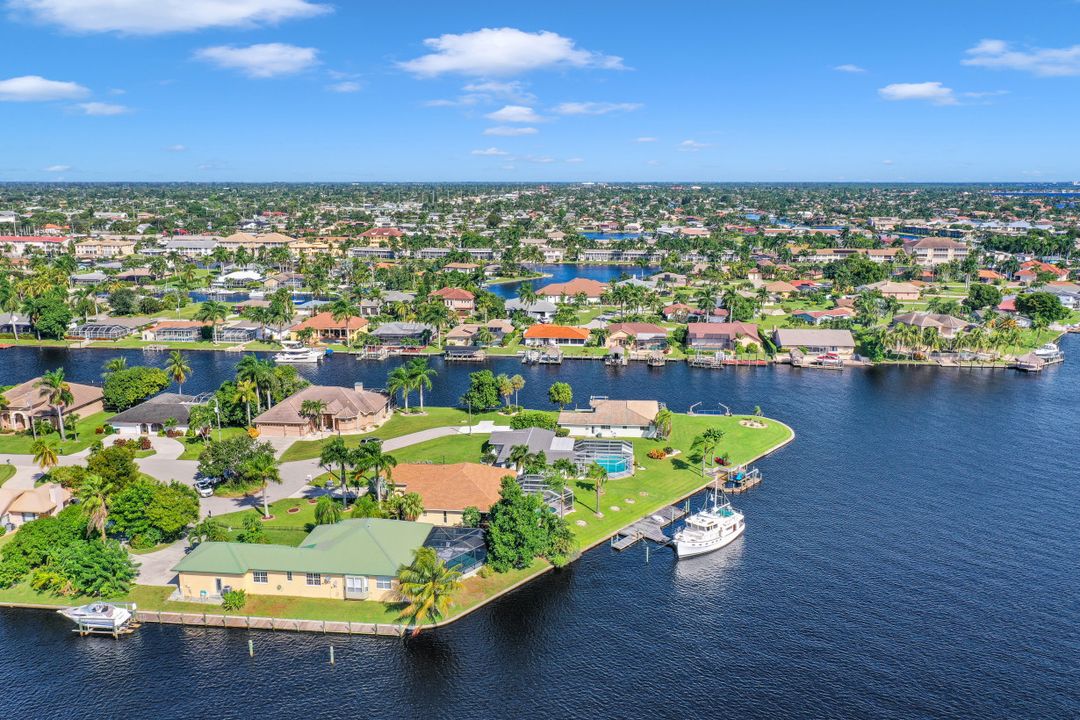 1745 SE 44th Terrace, Cape Coral, FL 33904