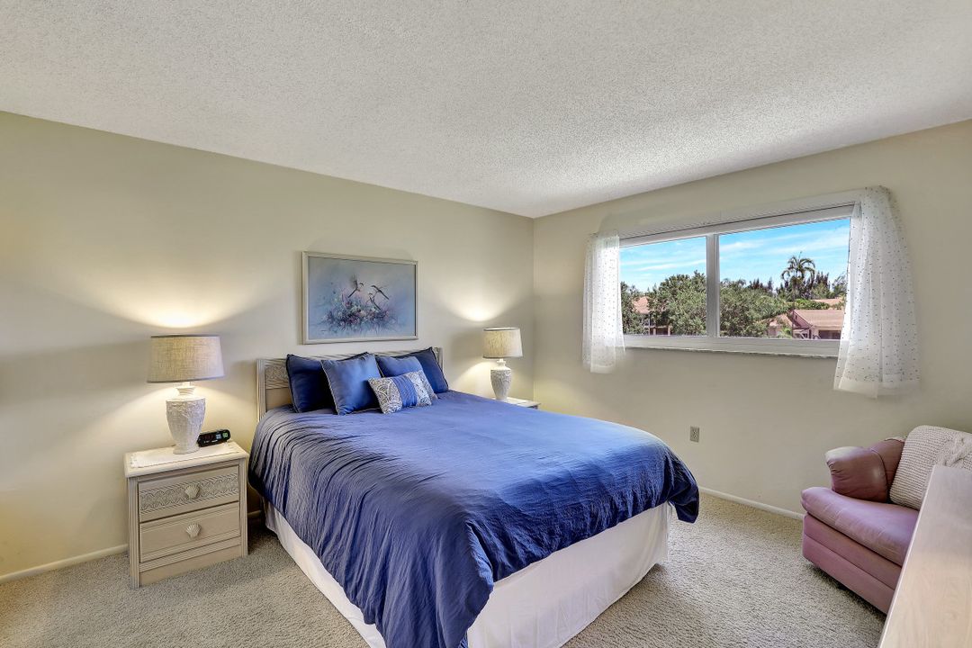 190 Turtle Lake Ct #203, Naples, FL 34105