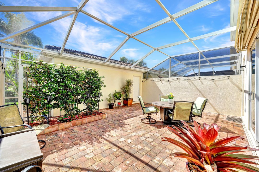 15247 Laughing Gull Ln, Bonita Springs, FL 34135