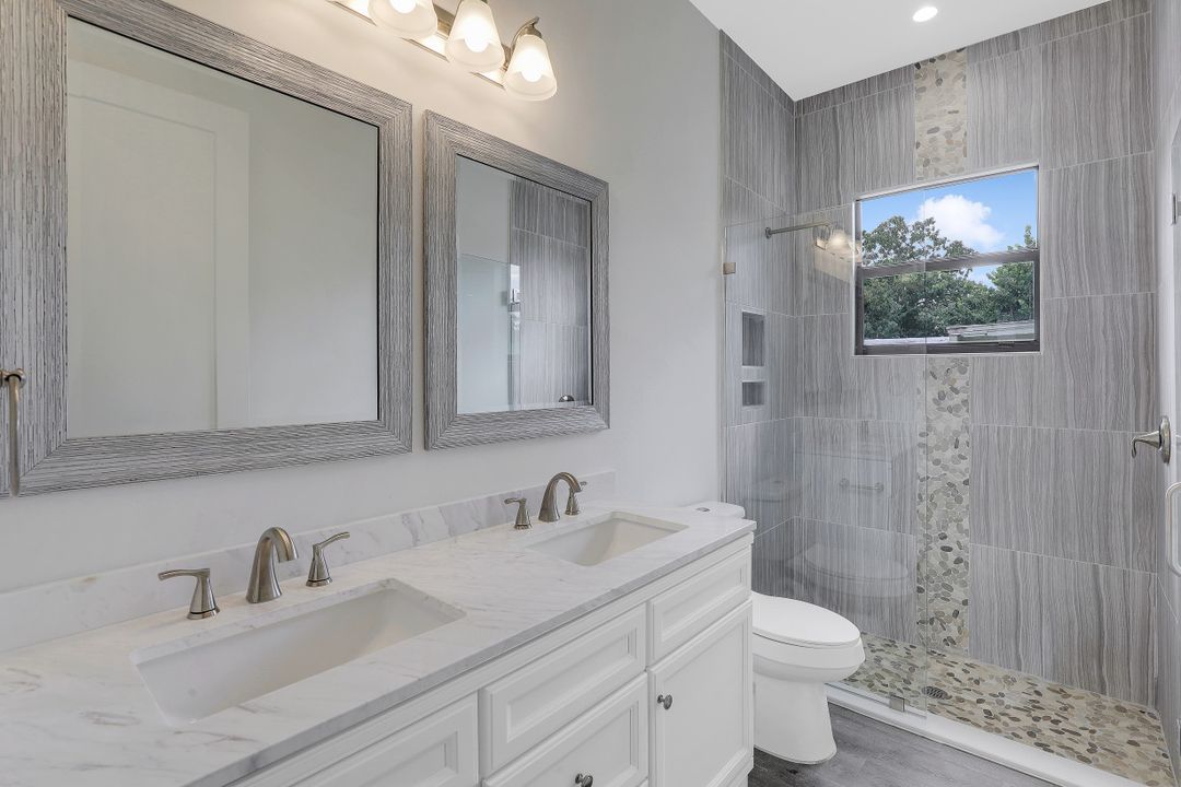 3013 Lunar St, Naples, FL 34112