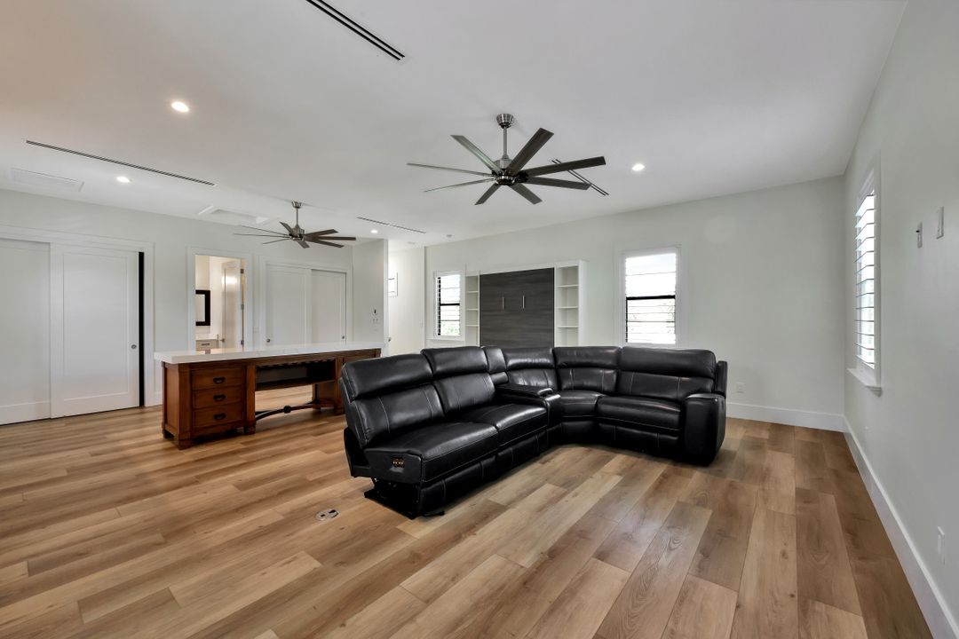 1385 Alcazar Ave, Fort Myers, FL 33901