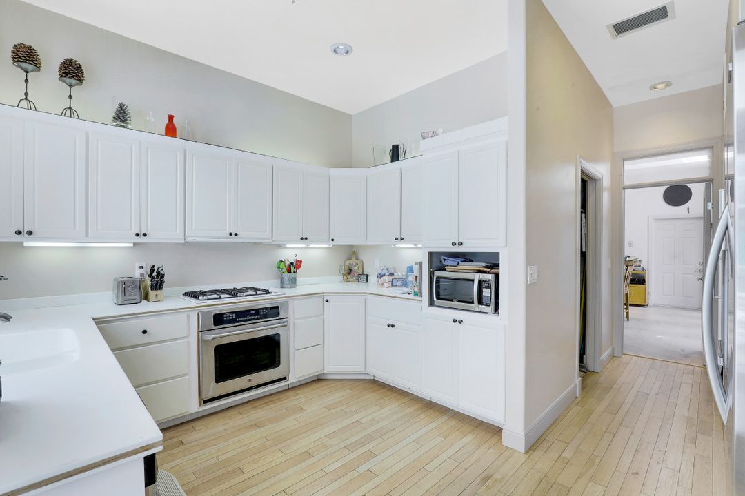 20801 Groveline Ct, Estero, FL 33928