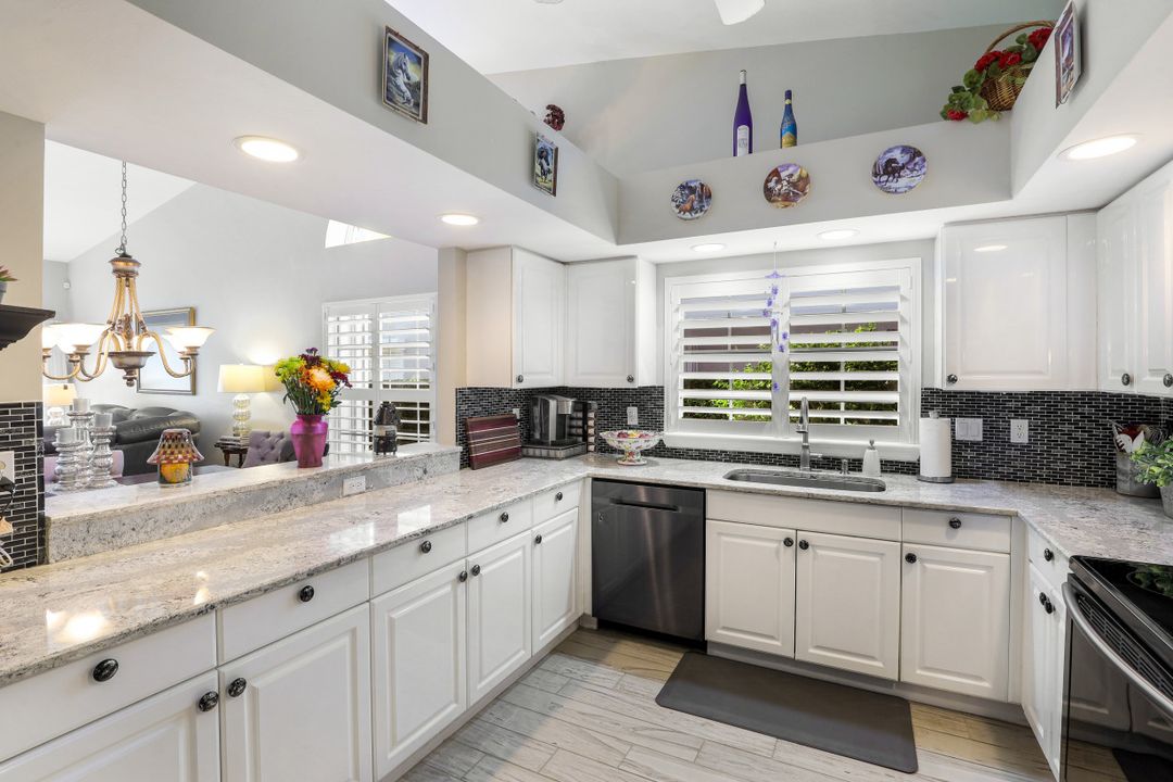 268 Melrose Pl, Naples, FL 34104