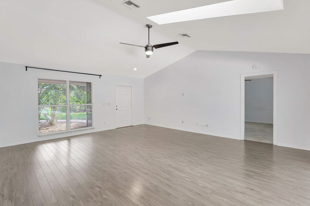 1010 Moon Lake Dr, Naples, FL 34104