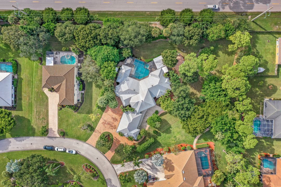 1817 Piccadilly Cir, Cape Coral, FL 33991