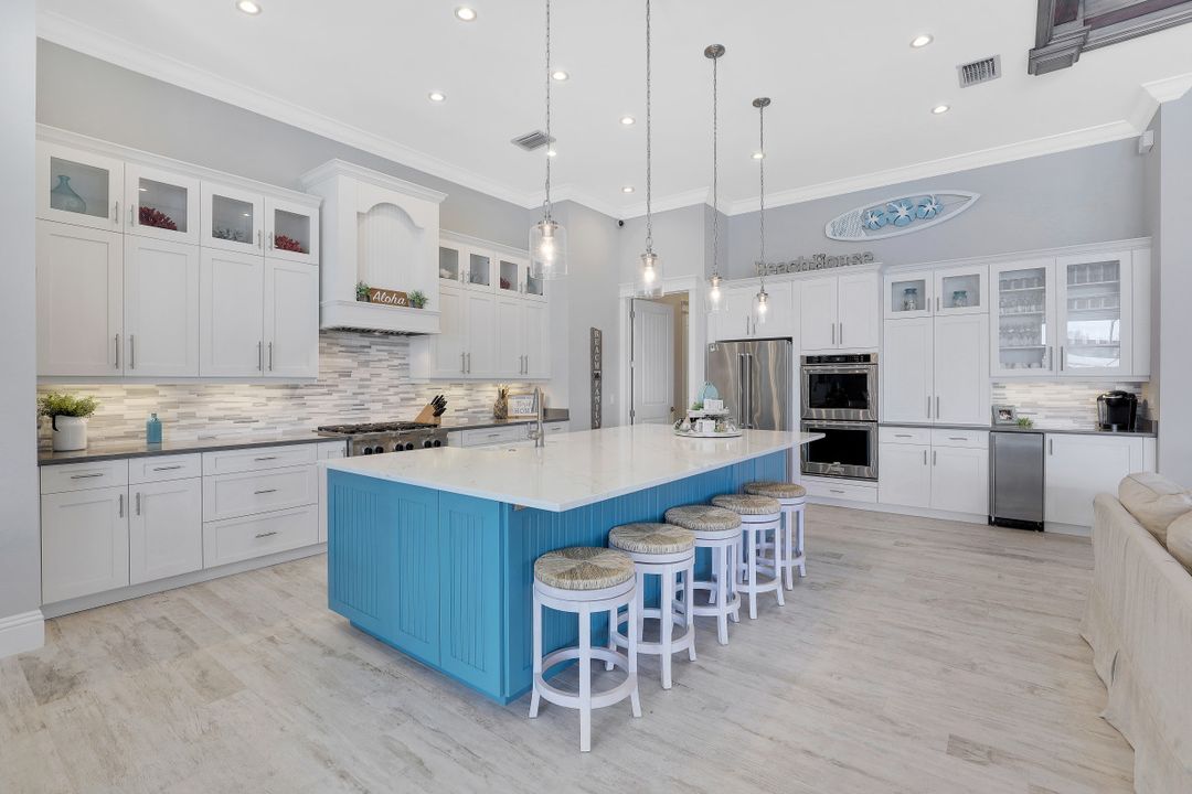 921 W Cape Estates Cir, Cape Coral, FL 33993