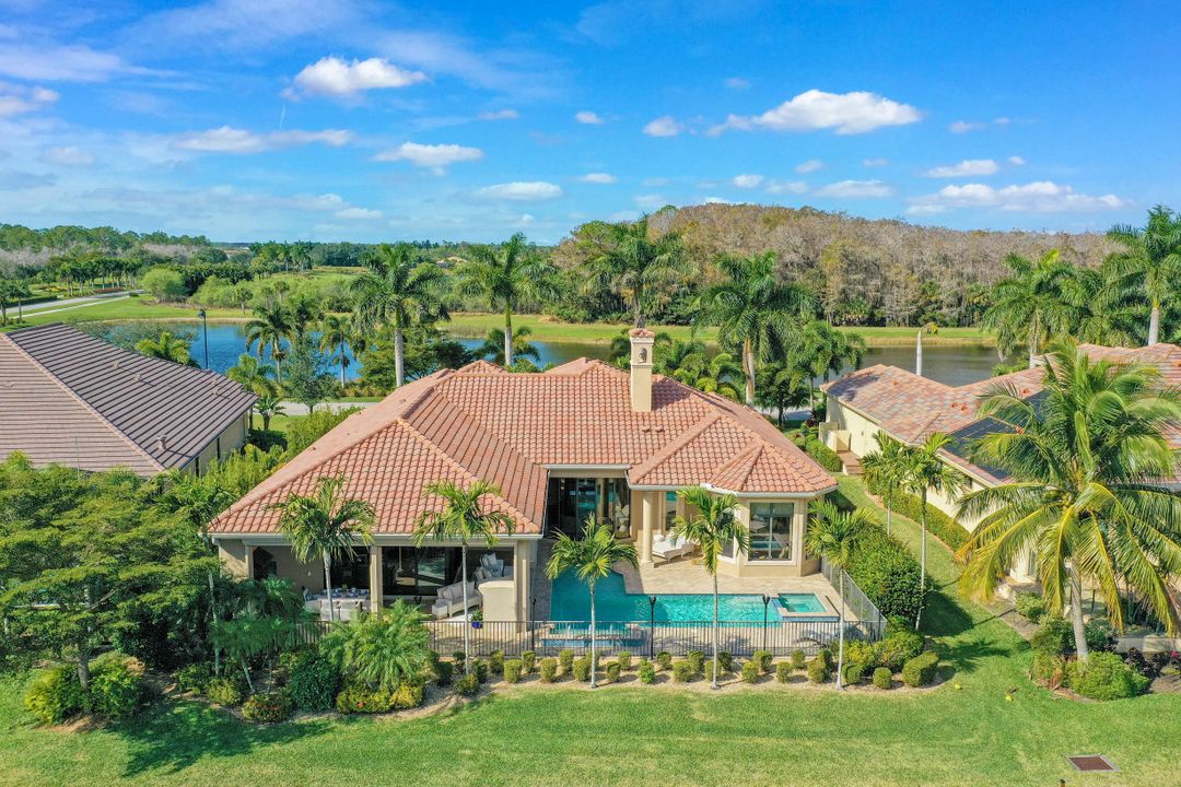 9214 Marble Stone Dr, Naples, FL 34120