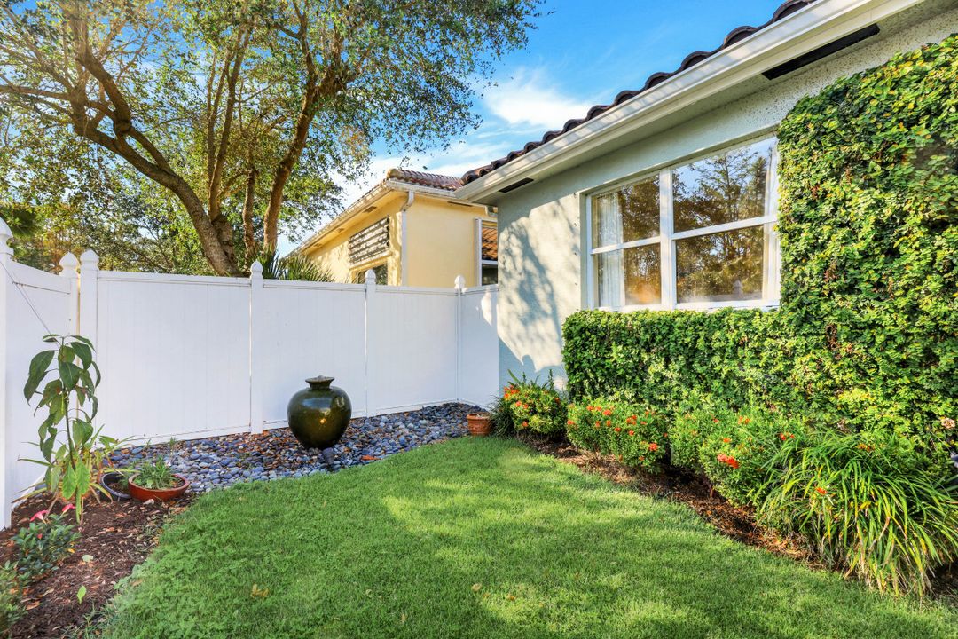 1744 Sanctuary Pointe Ct, Naples, FL 34110