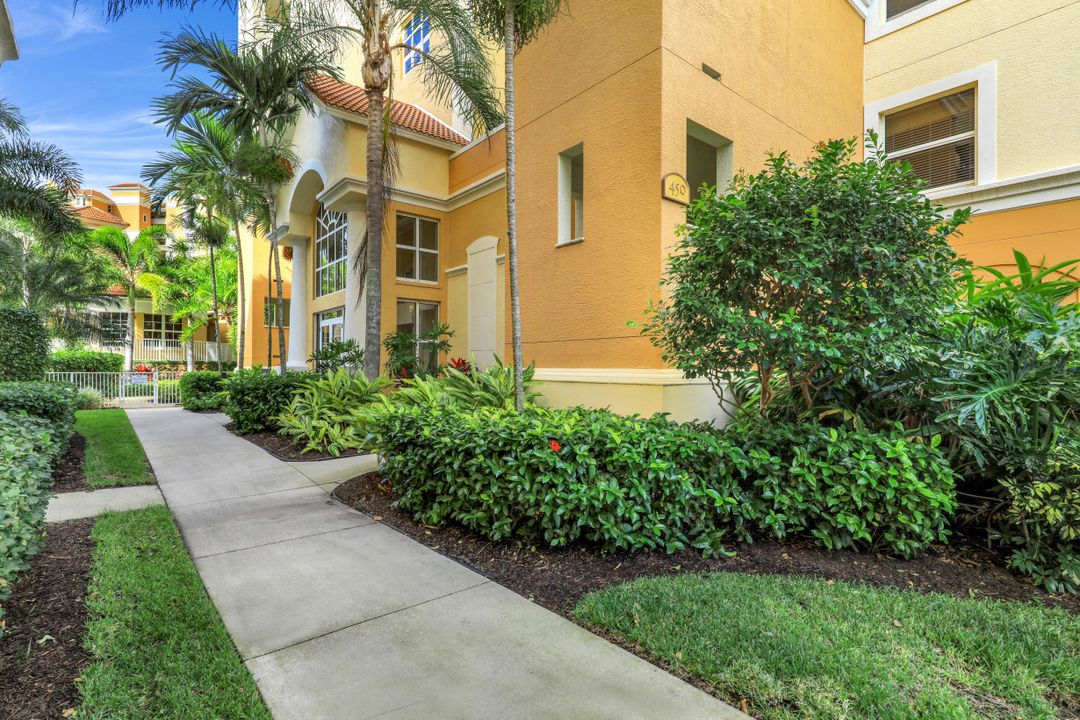 450 Launch Cir #504, Naples, FL 34108