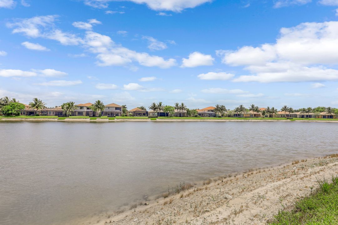 3910 Glacier Ct, Naples, FL 34119