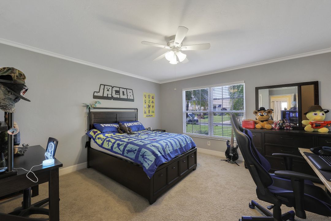 1524 SW 52nd Ln, Cape Coral, FL 33914