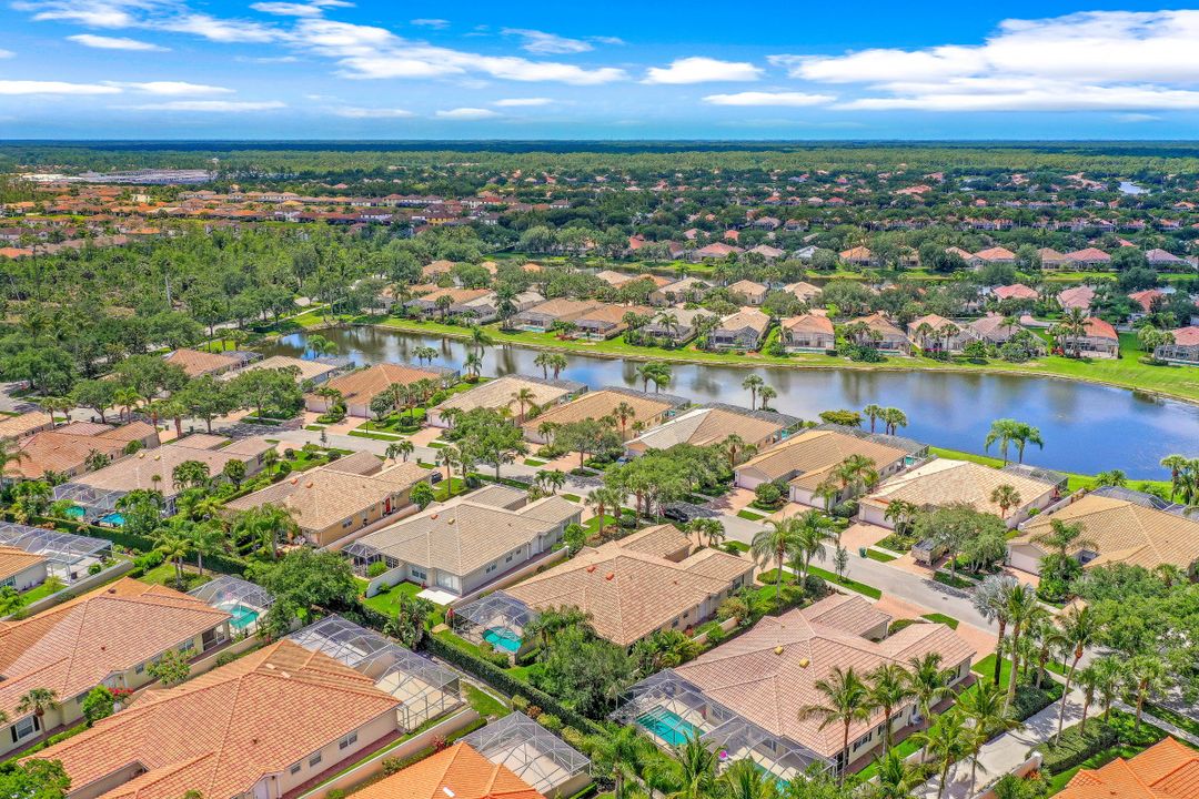 4280 Redonda Ln, Naples, FL 34119