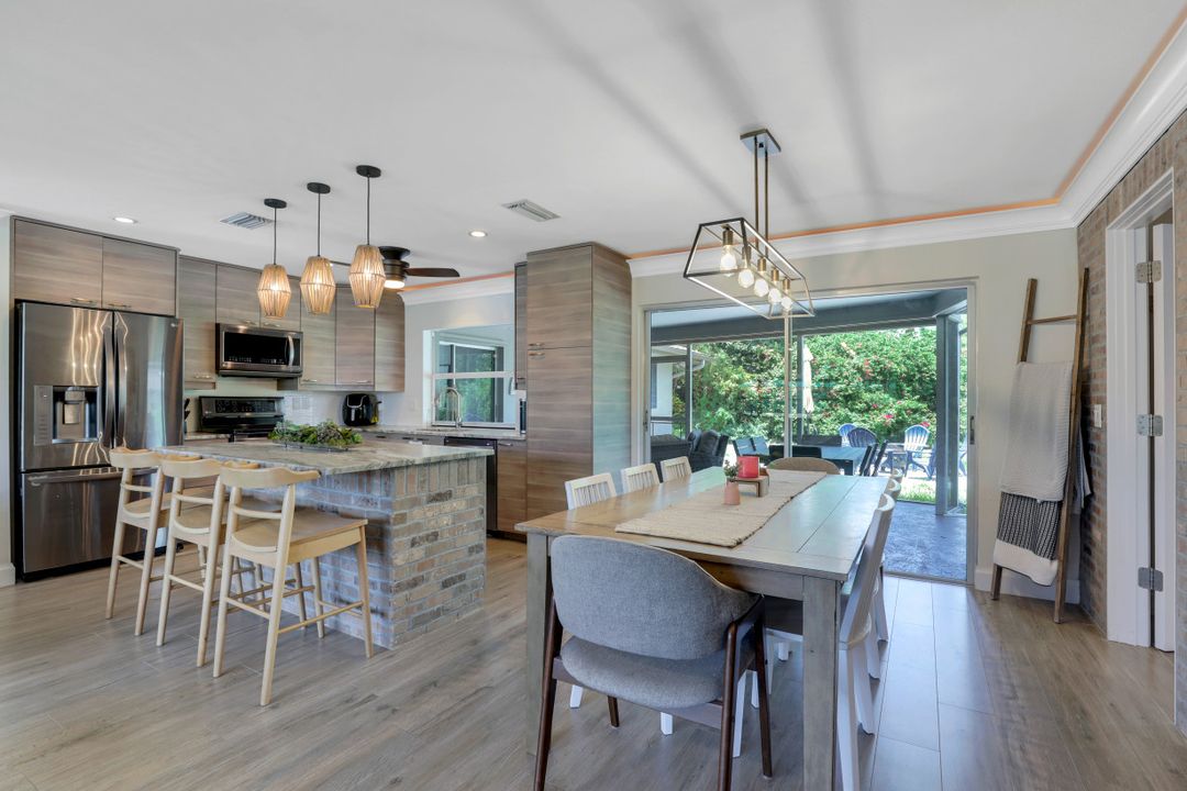 633 Cypress Way E, Naples, FL 34110