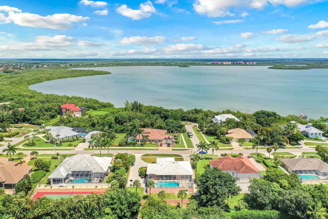 550 Inlet Dr, Marco Island, FL 34145