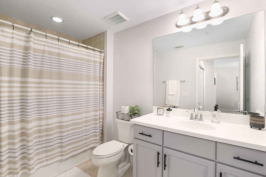 15126 Palmer Lake Cir #103, Naples, FL 34109